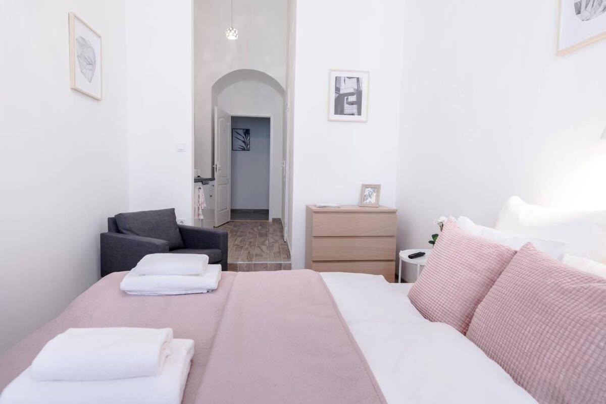 Brand New Studio With Aircon In The Center Budapeşte Dış mekan fotoğraf