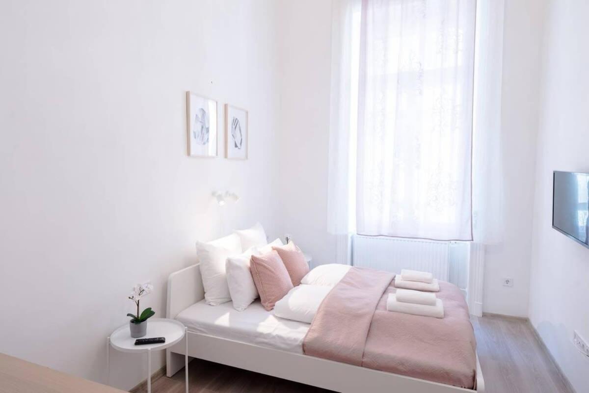 Brand New Studio With Aircon In The Center Budapeşte Dış mekan fotoğraf